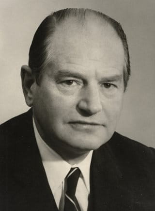 Georg W. Claussen
