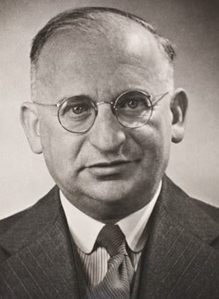 Dr. Willy Jacobsohn